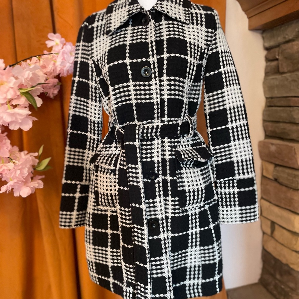 Forever 21 Black and White Plaid Coat